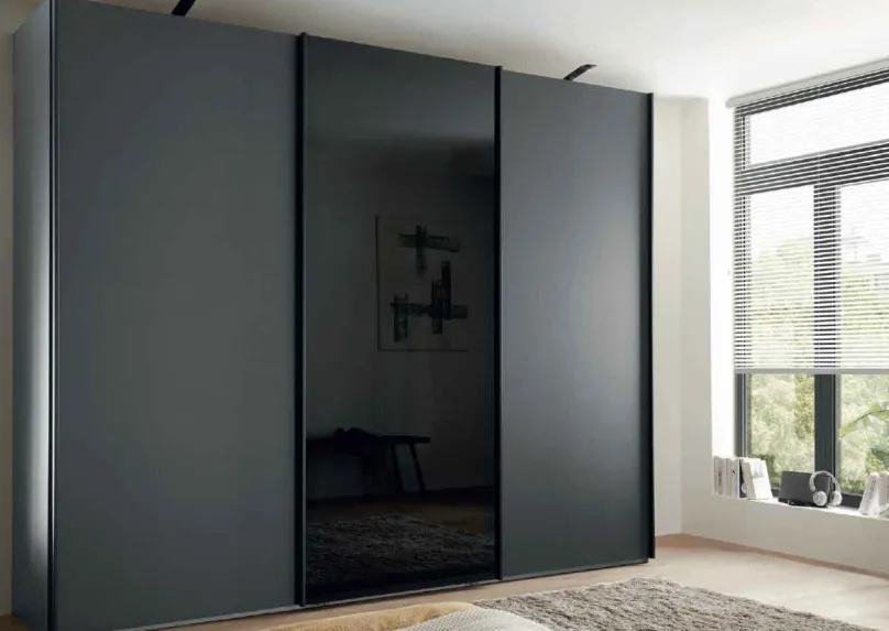 Dubai Kleiderschrank Glas durchsichtig Schwebebetürenschränke
