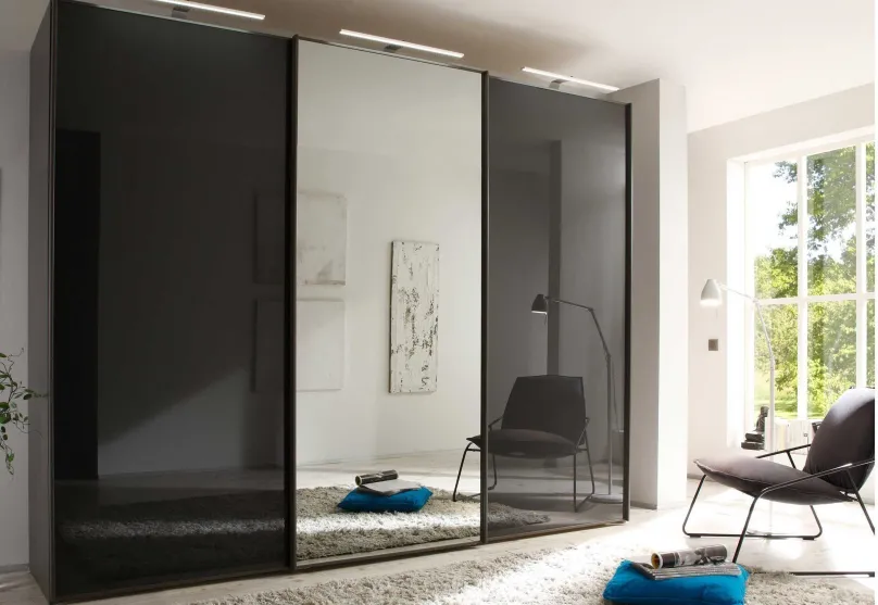 Clearance Staud Sinfonie Kleiderschrank mit Glasfront Schwebebetürenschränke